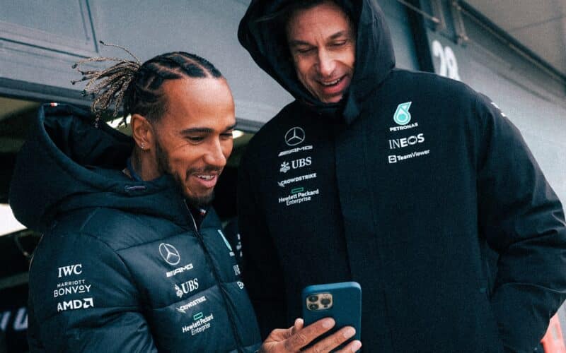 - Wolff: Dentro de "unas pocas horas", se finalizará un nuevo contrato de Hamilton F1.